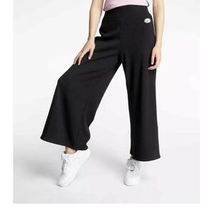 Nike Sportwear Wide leg ribbed crop pants